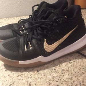 Kyrie basketball shoes